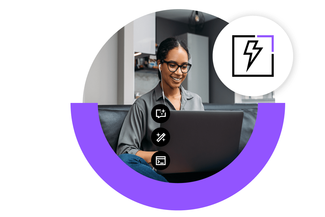 Mujer que utiliza las funciones de IA con GoTo Resolve para acabar sus tareas.