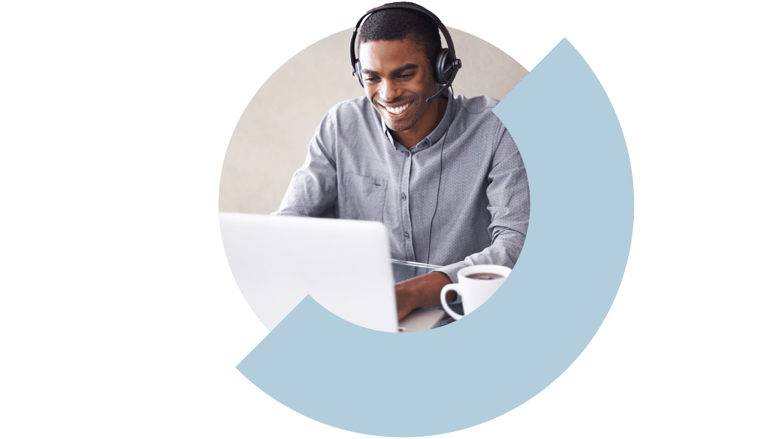 A support agent delivers responsive support and swift solutions to customers.